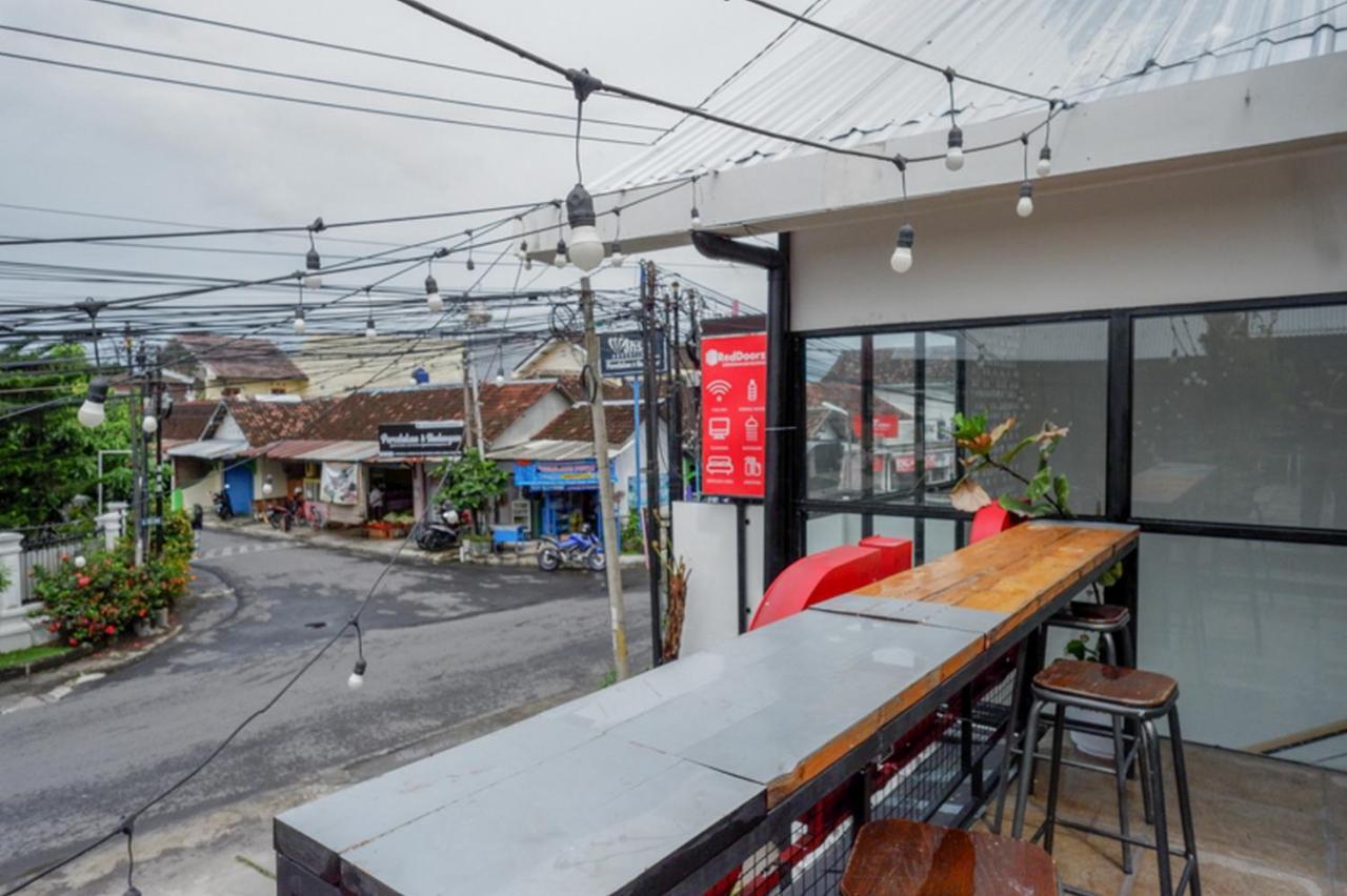 Reddoorz @ Demangan Sari Residence Pakualaman Exterior photo